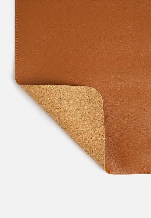 Tech Cult - Vegan leather cork desk pad - tan 