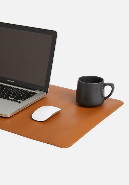 Tech Cult - Vegan leather cork desk pad - tan 