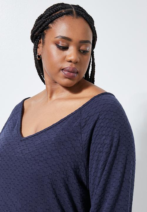 Superbalist - Ll textured v-neck top - navy