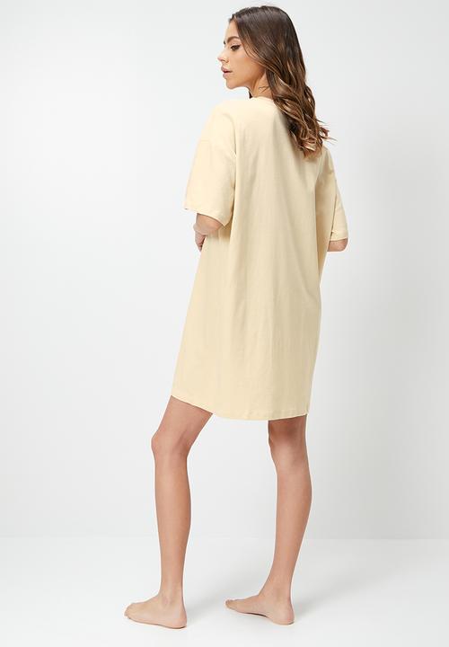 Blake - Oversized sleep tee with print - stone