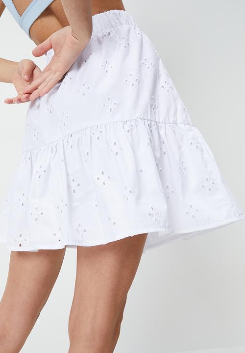 Blake - Anglaise mini skirt - white