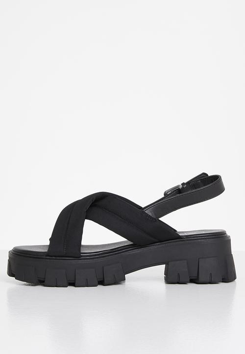 Missguided - Padded cross over chunky sole sandal - black