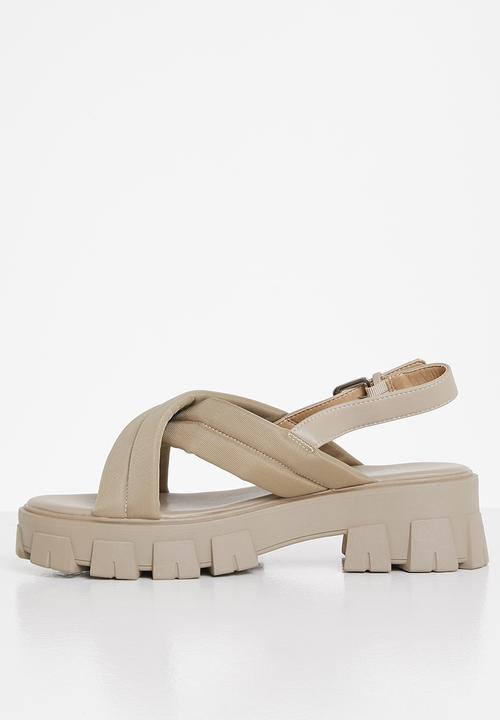 Missguided - Padded cross over chunky sole sandal - sand