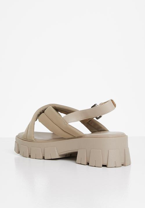 Missguided - Padded cross over chunky sole sandal - sand