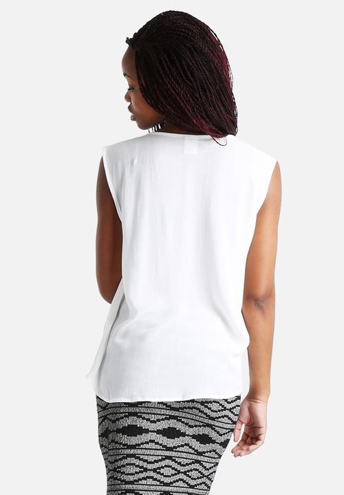 Vero Moda - Serina Embroidery Top