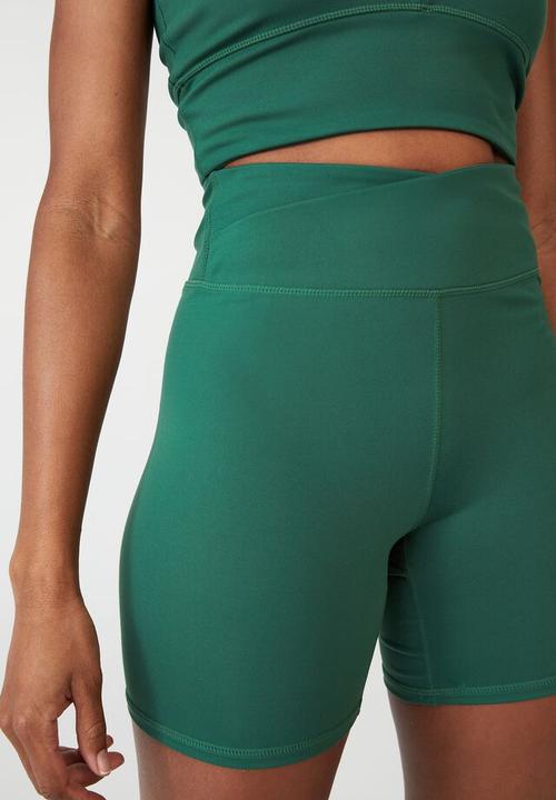 Cotton On - Ultra soft movement bike short - verdent green