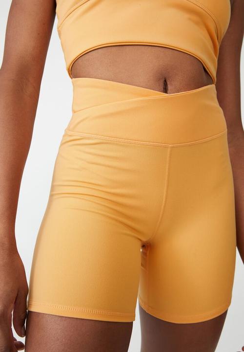 Cotton On - Ultra soft movement bike short - apricot ice