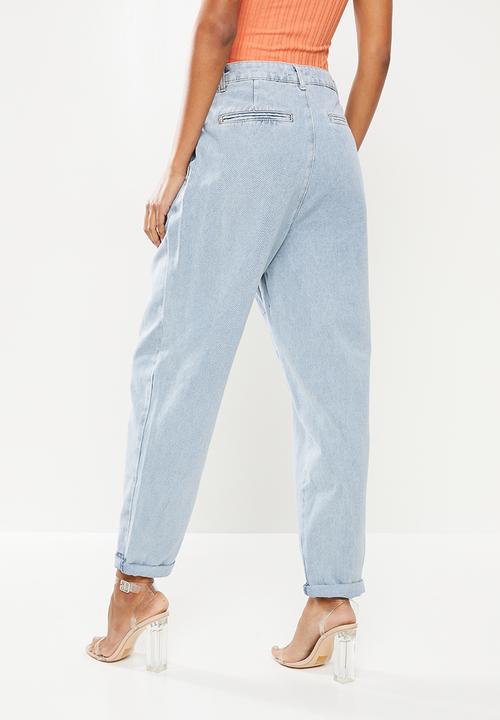 Missguided - Highwaisted pleat front slouch jean - light blue