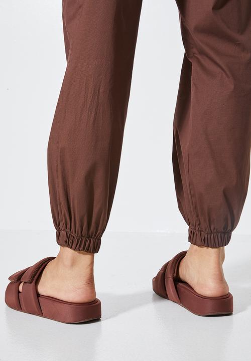 Superbalist - Poplin slouch trouser - Root beer