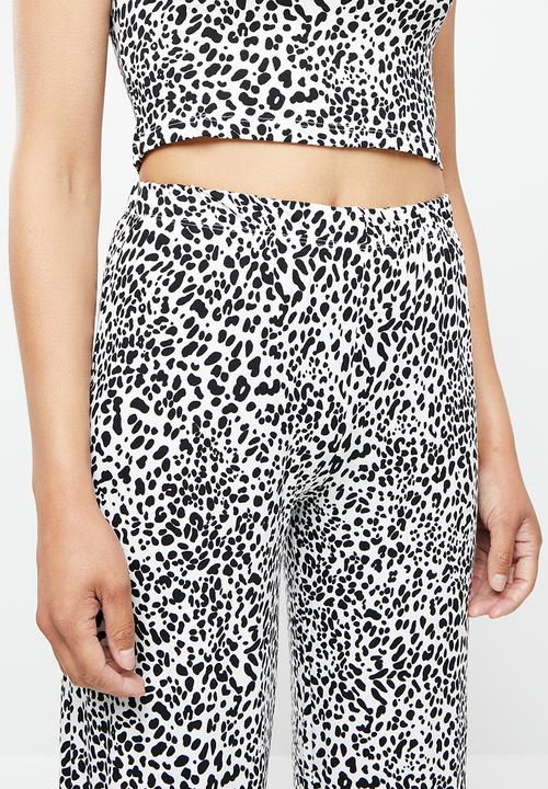 Missguided - Mini leopard crop top wide leg pj set - white & black 