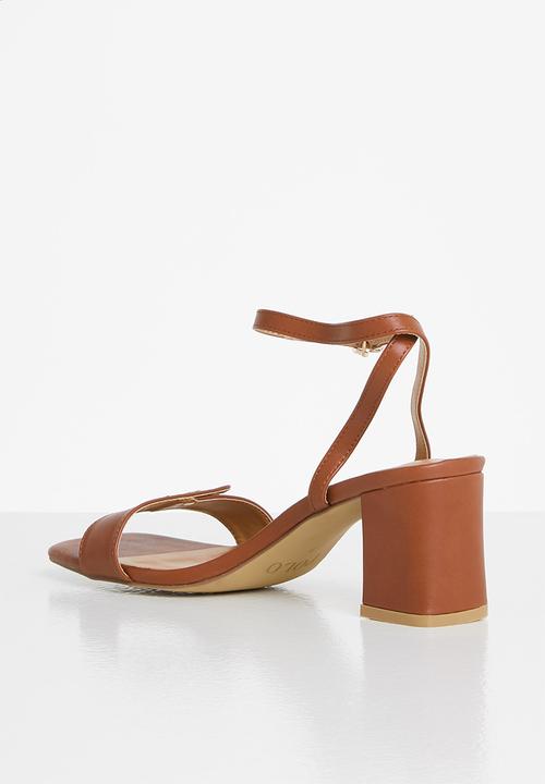 POLO - Demi ankle strap block heel sandal - tan