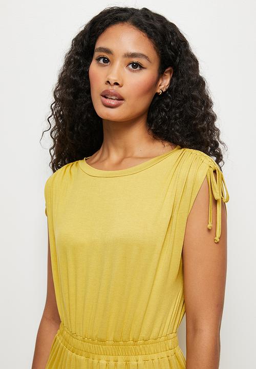 edit - Ruched shoulder knit fit & flare midi - yellow