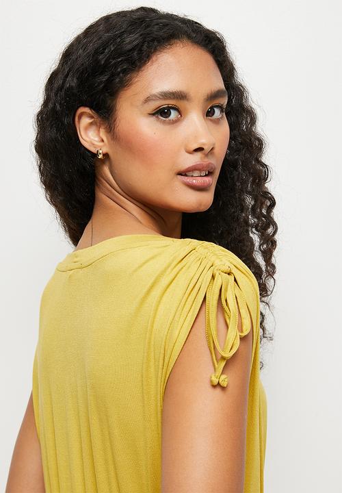 edit - Ruched shoulder knit fit & flare midi - yellow