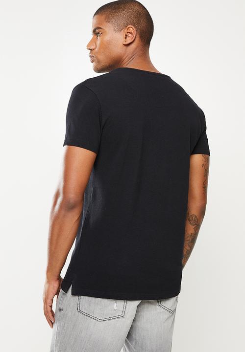 S.P.C.C - Marsden regular fit straight hem, v-neck tee - black