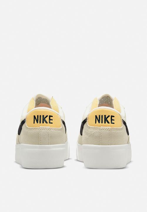 Nike - Wmns blazer platform - light stone/off noir-summit white