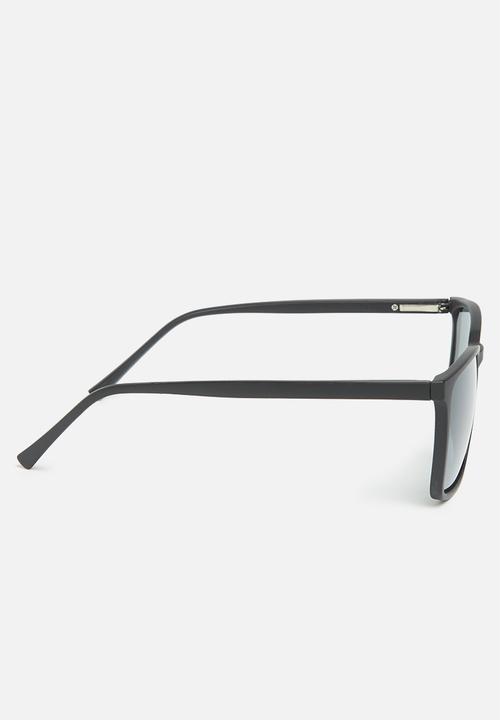 Superbalist - Devon sunglasses - black