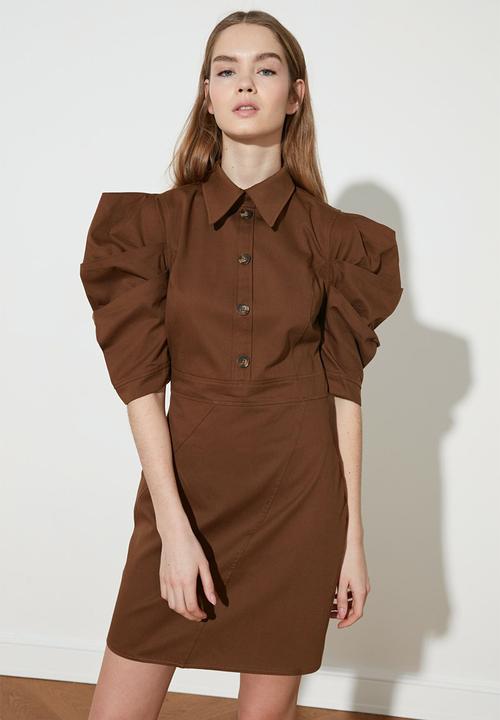 Trendyol - Button detailed balloon sleeve dress - camel