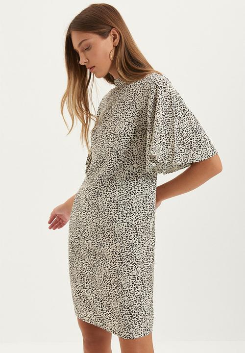 Trendyol - Flutter sleeve dress - stone & black 
