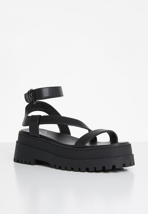Missguided - Pu chunky sole cross strap sandal - black