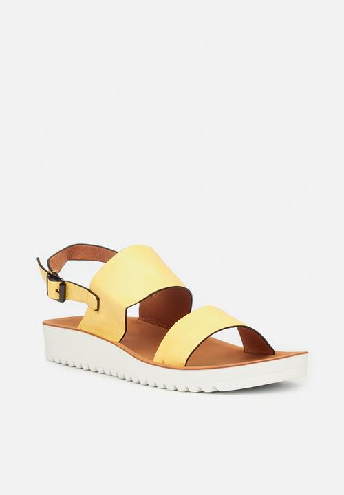 Butterfly Feet - Maple 2 sandal - yellow