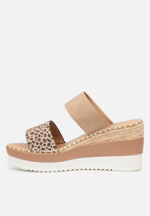 Miss Black - Wild1 wedge - neutral 