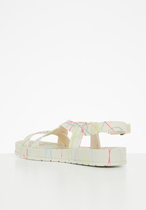 Zaxy - Modern sand ad  - white