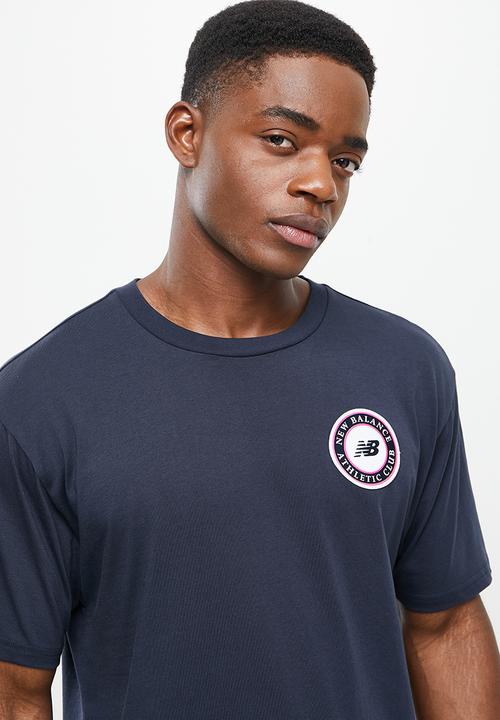 New Balance  - Nb essentials athletic club logo tee - eclipse