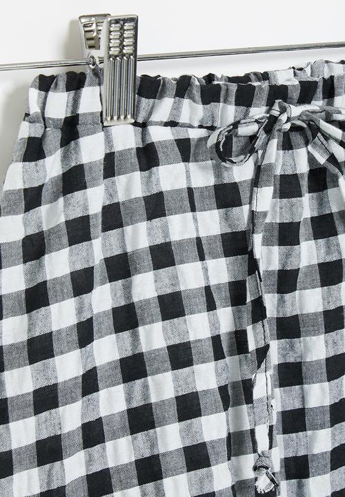 Me&B - Elasticated skirt with pie crust detail - black gingham