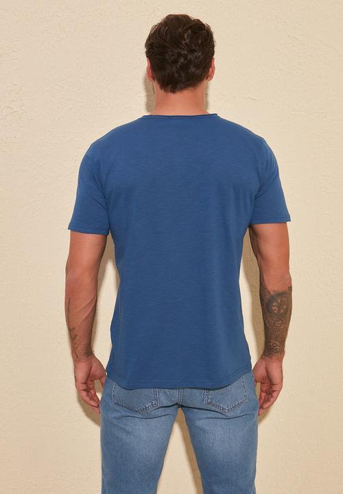Trendyol - V-neck raw edge tee - indigo