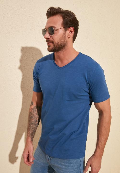 Trendyol - V-neck raw edge tee - indigo