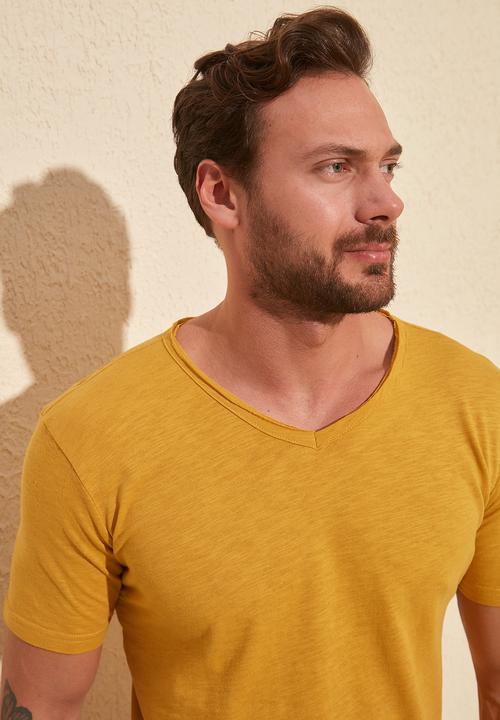 Trendyol - Crew neck raw edge tee - mustard