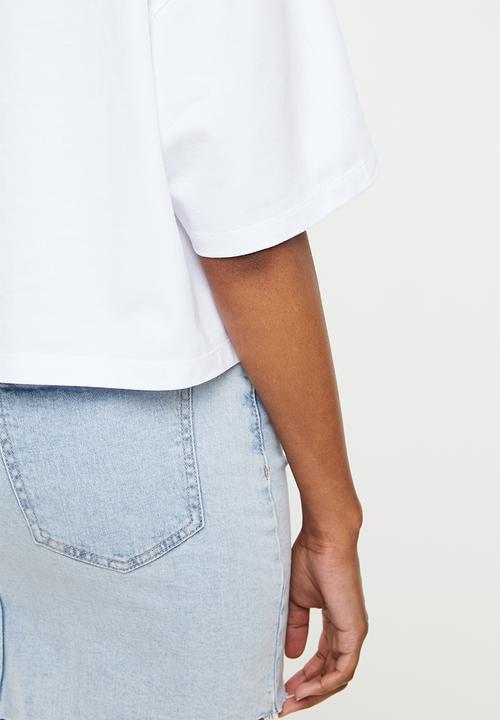 SISSY BOY - Boxy oversized top with short sleeves and bling logo - white