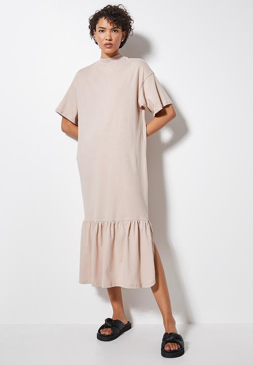 Superbalist - Curved hem T-shirt dress - bark