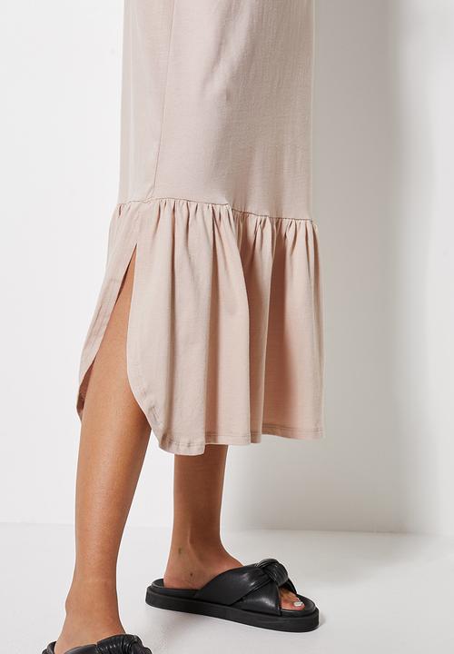 Superbalist - Curved hem T-shirt dress - bark