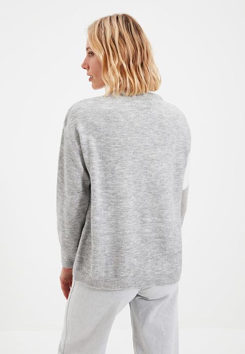 Trendyol - Striped crew neck knit sweater - grey