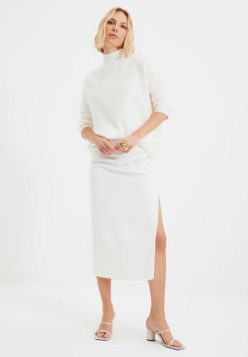 Trendyol - Turtleneck knit sweater - white