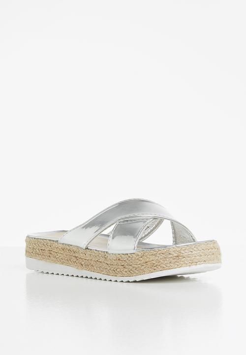 Seduction - Criss-cross flatform sandal - silver