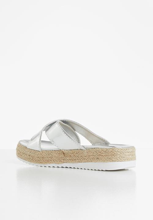 Seduction - Criss-cross flatform sandal - silver