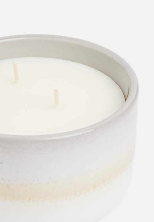 H&S - Pomegrenate & spruce scented candle - light grey