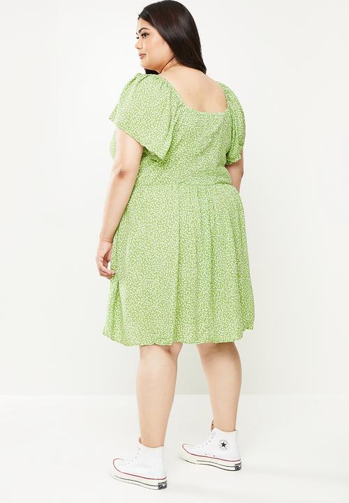 Cotton On - Curve scoop neck mini dress - phoebe ditsy apple green