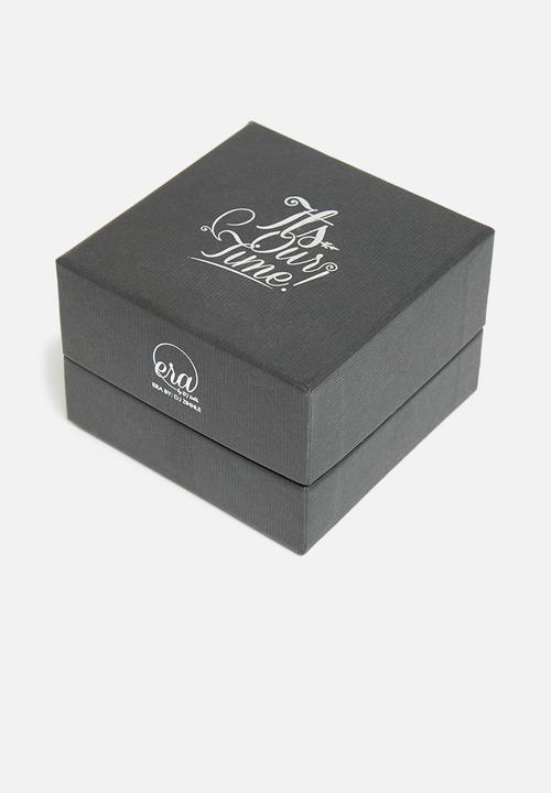 ERA by DJ Zinhle - The Africa watch - black