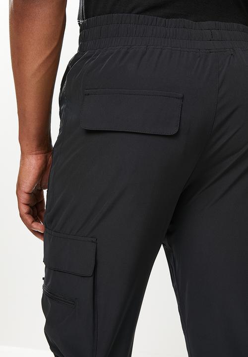 Cutty - Canyon regular fit cargo trackpants - black