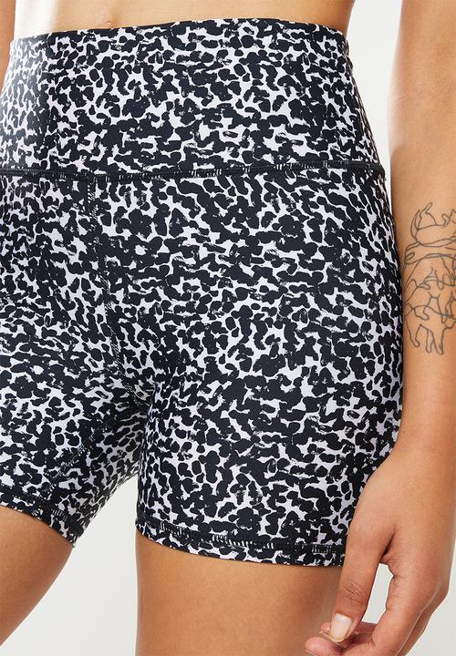 Cotton On - Get cheeky shortie short - black & white 
