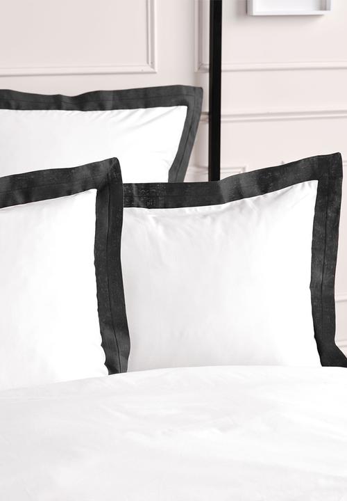 Linen House - Denyer duvet cover set - white & black