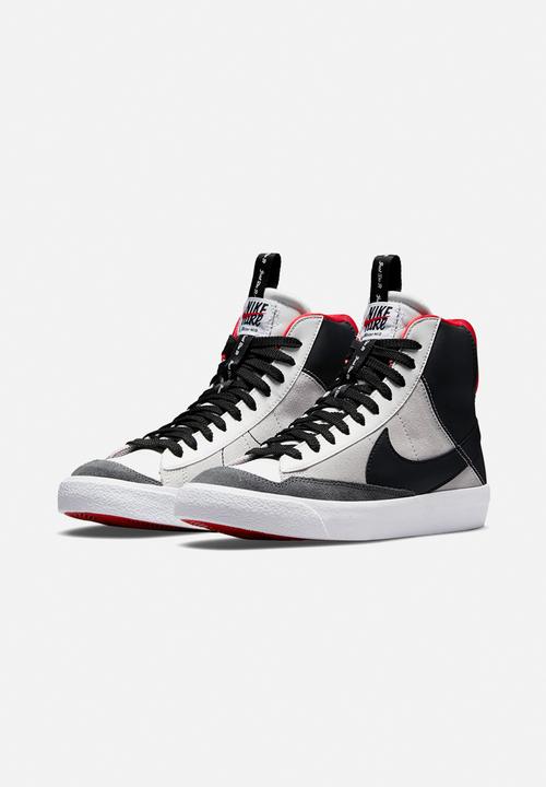 Nike - Nike blazer mid '77 se d - summit white/black-university red
