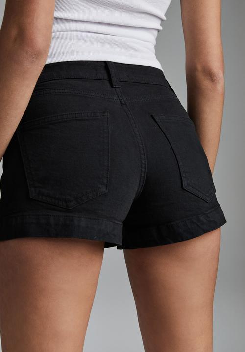 Cotton On - Mid rise classic stretch denim short - new black