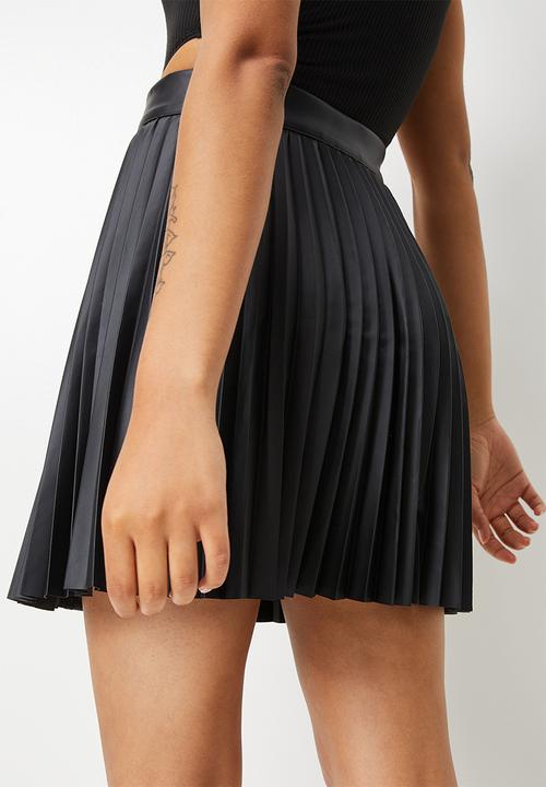 Blake - Pleated pu mini skirt - black