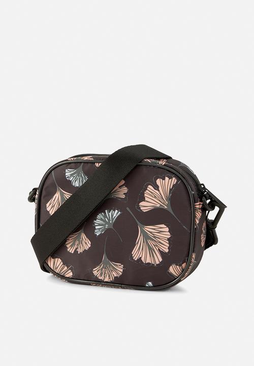 PUMA - Core pop cross body bag - black 