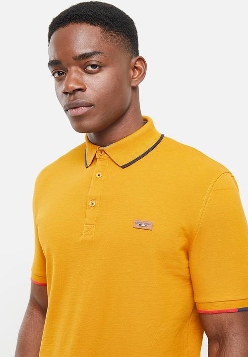 SOVIET - M cordova short sleeve pique golfer  - new mustard