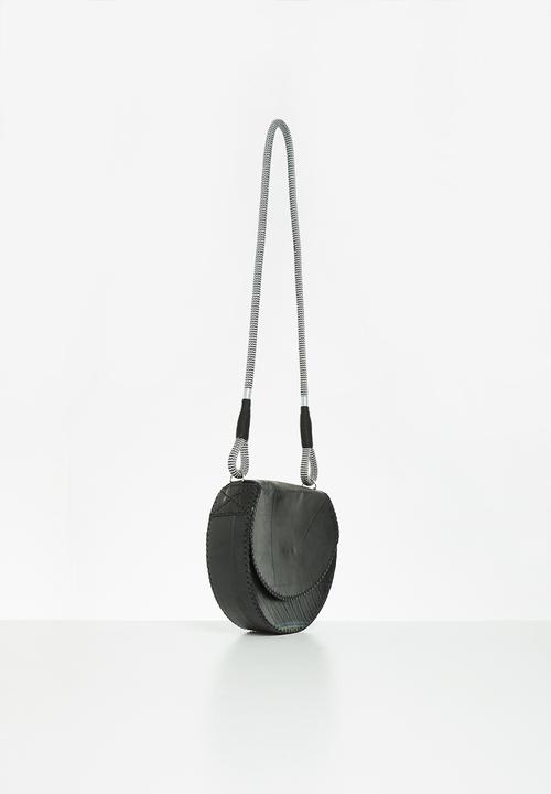 MORS - Cara large circle - black